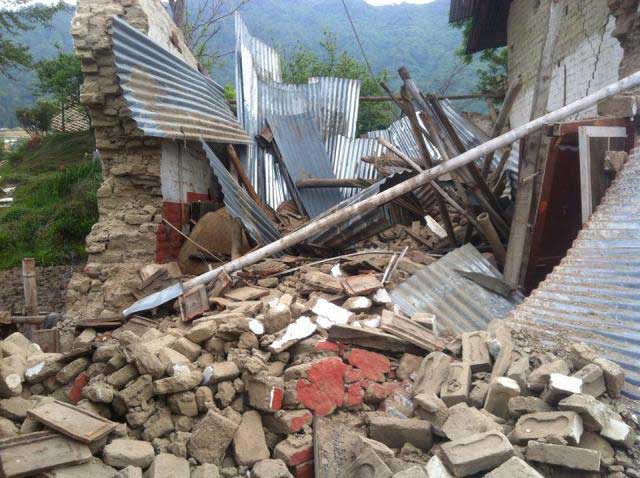 Nepal-Erdbebenbottle-web